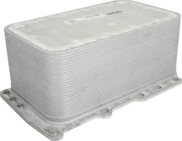 MAHLE CLC 207 000P - Radiator ulei, ulei motor allinparts.ro